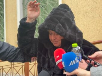 Ποινή φυλάκισης δύο ετών στη διευθύντρια που έδεσε με ταινία 13χρονο, «το έκανα για πλάκα, δεν δυσανασχετούσε» είπε (video)