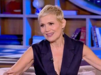 8 χρόνια ΜΥΚΟΝΟ τα πάντα όλα. Η Κωνσταντίνα ΜΙχαήλ το ξεφούρνισε… Δεν ντρεπόμουν να…