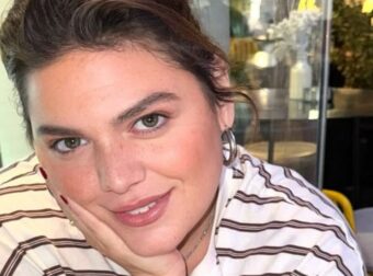 Δανάη Μπάρκα – Έκανε νέο τατουάζ για τον παππού της: «Εύχομαι εκεί ψηλά να είναι γαλήνιος κι ευτυχισμένος»