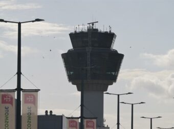 FIR Αθηνών: Αποκαταστάθηκε η βλάβη στις επικοινωνίες – Ομαλοποιείται η εναέρια κυκλοφορία