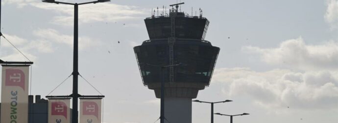 FIR Αθηνών: Αποκαταστάθηκε η βλάβη στις επικοινωνίες – Ομαλοποιείται η εναέρια κυκλοφορία