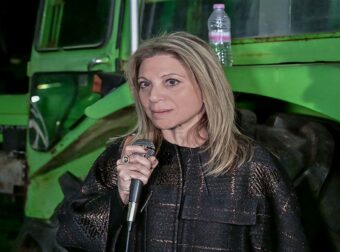 Η Μαρία Καρυστιανού στο μπλόκο της Νίκαιας: «Θα τα καταφέρετε αν μείνετε ενωμένοι» – Τι είπε για το νέο κόμμα (video)