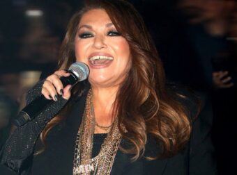 Καίτη Γαρμπή: «Eίμαι χάλια μαύρα» – Ακύρωσε την αποψινή εμφάνισή της