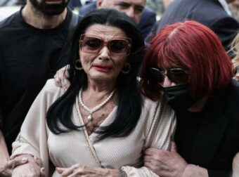 Ζωζώ Σαπουντζάκη: Διέρρευσε ότι… πέθανε! Η «Βασίλισσα της Νύχτας» έχει επιστρέψει υγιής σπίτι της