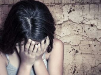 Σοκ στην Αθήνα: 13χρονη μεταφέρθηκε στο νοσοκομείο μετά από χρήση ναρκωτικών – Εντόπισε αναίσθητη μέσω smartwatch