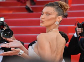 Mόνο η Bella Hadid θα μπορούσε να βάλει αυτό το φόρεμα – Αφήνει λίγα στη φαντασία