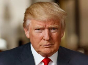 Ντόναλντ Τραμπ στη WSJ: «Παίρνω περισσότερη ασπιρίνη από όση μου λένε οι γιατροί»