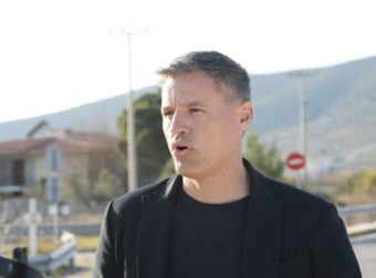 Ο Γρηγόρης Πετράκος πήρε θέση για τη Μαρία Καρυστιανού: «Είναι άσχετοι, είμαι πολύ θυμωμένος…» (video)