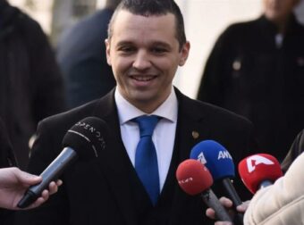 Επανεμφάνιση Ηλία Κασιδιάρη με… Μαρία Καρυστιανού