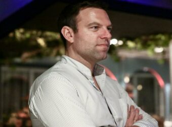 Στέφανος Κασσελάκης: Ανακαινίστηκε το πατρικό του στην Εκάλη – Βίλα 1.600 τ.μ. με ενοίκιο έως 20.000 ευρώ