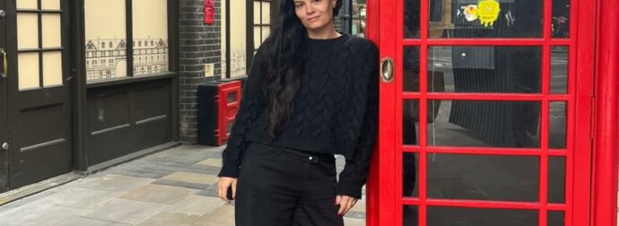 To φόρεμα της Μαρίας Κορινθίου θα το βάλεις σε όλα τα επίσημα καλέσματα της εποχής