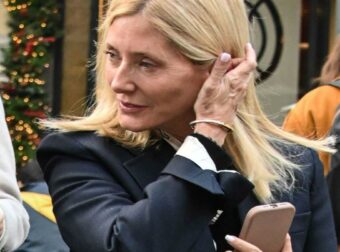 Μαρί Σαντάλ: Κομψή στο κέντρο της Αθήνας – Η σπάνια εμφάνισή της (Φωτογραφίες)