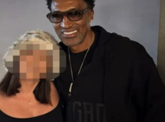 Πασίγνωστη Ελληνίδα αγκαλιά με τον τεράστιο Σκότι Πίπεν (ΦΩΤΟ)