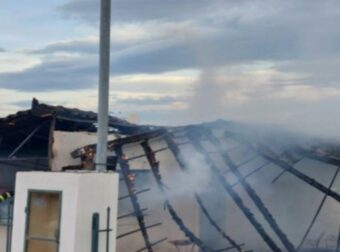 Τραγωδία σε μονοκατοικία στη Ραφήνα: Ένας νεκρός από φωτιά που ξέσπασε