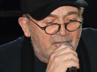 Συγκλονίζει ο Σταμάτης Γονίδης: «Παιδί που ήταν σε κώμα μήνες, του τραγούδησα στο αυτί και σηκώθηκε»