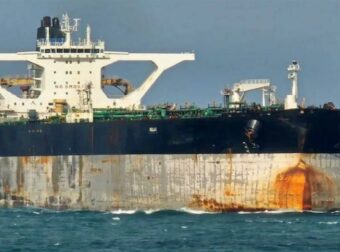 Επιχείρηση στον Ατλαντικό: Αμερικανοί κομάντος κατέλαβαν τάνκερ από τη Βενεζουέλα με σημαία της Ρωσίας