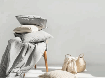 Αuτό είναι τέλειο!Κιτρινισμένα μαξιλάρια; Βρήκαμε το κόλπο για να γίνουν κάτασπρα σαν καινούρια