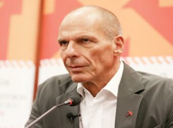 Γιάνης Βαρουφάκης: Παρέμβαση της αστυνομίας σπίτι του – Κλήθηκε σε προκαταρκτική εξέταση για τις δηλώσεις του περί ecstasy