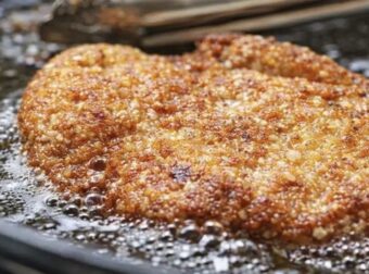 Πώς να τηγανίζετε χωρίς να μυρίζει το σπίτι: Το κόλπο που λίγοι γνωρίζουν