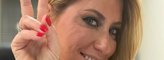 Η Σία Κοσιώνη επέστρεψε σπίτι: Τα πρώτα λόγια και η οικογενειακή φωτογραφία με τον Κώστα Μπακογιάννη και τον γιο τους