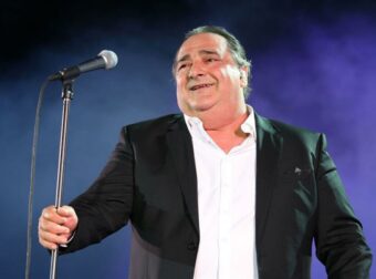 Δύο χρόνια χωρίς τον άρχοντα: Πώς είναι σήμερα ο τάφος του Βασίλη Καρρά;