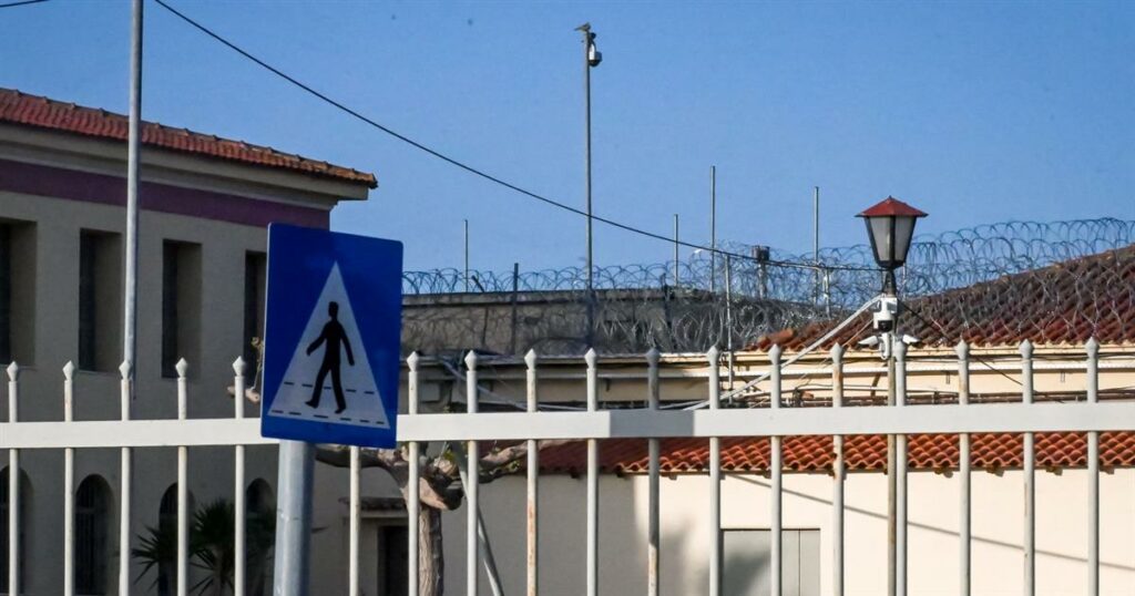 ΜΕΓΑΛΗ ΑΝΑΤΡΟΠΗ ΣΤΟ ΕΓΚΛΗΜΑ ΠΟΥ ΕΓΙΝΕ ΜΕΣΑ ΣΤΙΣ ΦΥΛΑΚΕΣ ΔΟΜΟΚΟΥ – ΣΥΝΕΛΗΦΘΗ Ο ΑΡΧΙΦΥΛΑΚΑΣ – ΠΡΟΣΧΕΔΙΑΣΜΕΝΟ ΤΟ ΕΓΚΛΗΜΑ