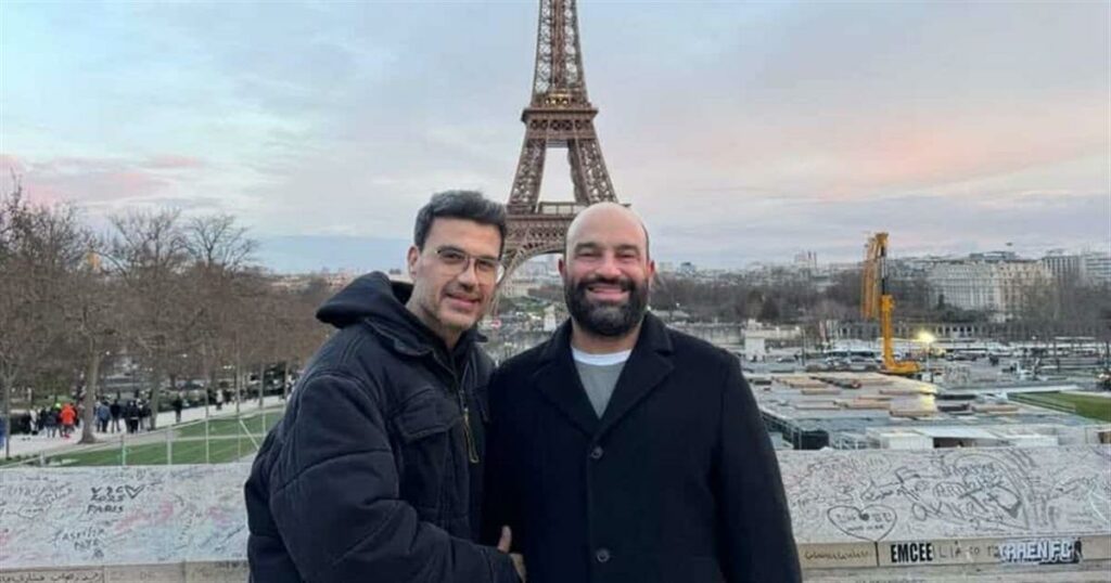 Ο Παντελής Τουτουντζής ταξίδεψε με τον σύζυγό του στο Παρίσι – Οι φωτογραφίες αγκαλιά με φόντο τον Πύργο του Άιφελ