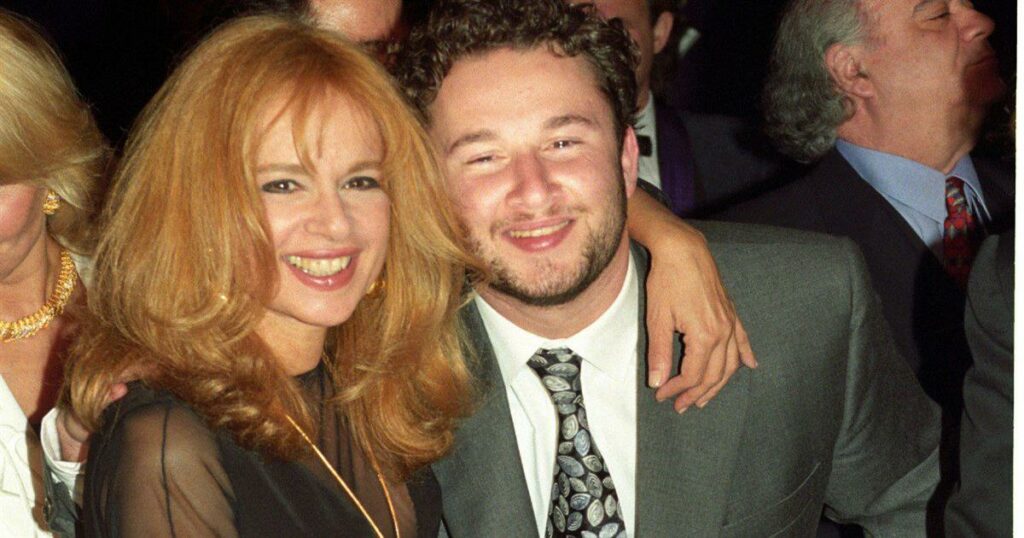 Αλίκη Βουγιουκλάκη – Ποιος είναι ο ιδιοκτήτης στο εξοχικό της στον Θεολόγο: Το σπίτι ξαναζωντανεύει