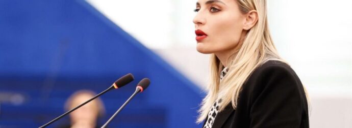 Ελεονώρα Μελέτη: «Θα κάνω ό,τι περνάει από το χέρι μου για να δω τις κοτούλες να λουφάζουν»