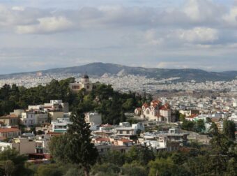 Οι πιο ακριβές και πιο φθηνές περιοχές στην Αττική για ενοίκιο και πώληση
