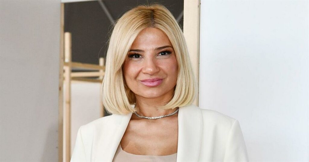 Φαίη Σκορδά: Γάμος σε κλειστό κύκλο – Γιατί κρύβει το πρόσωπο του συντρόφου της