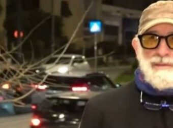 Ο Πέτρος Φιλιππίδης μιλά για πρώτη φορά στις κάμερες σε έξοδό του: «Με τι θα είστε ευχαριστημένοι; Τι να σας πω;»