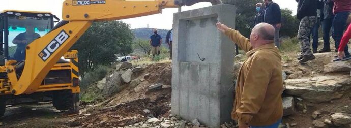 Αχιλλέας Μπeος: Σαν μπουλντόζα ξηλώνει παρανομίες στον Βόλο – Δείτε τον σε δράση