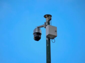 Κάμερες τεχνητής νοημοσύνης στους δρόμους: Χιλιάδες παραβάσεις σε λίγες εβδομάδες – Η Αθήνα στην εποχή της «έξυπνης» επιτήρησης