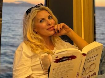 Ελένη Μενεγάκη: Οι φωτογραφίες που την έβγαλε η κόρη της, Μαρίνα, μέσα στο καράβι!