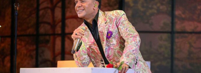 Γιώργος Μαζωνάκης: Τα «γαλλικά» και οι χειρονομίες στη σκηνή – «Θα σε γ@@@@ω μετά» (video)