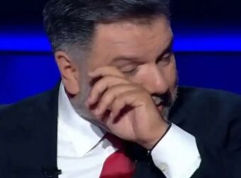 Αρναούτογλου: «Λύγισε» στο πρώτο επεισόδιο του Εκατομμυριούχου μετά το θάνατο της μητέρας του