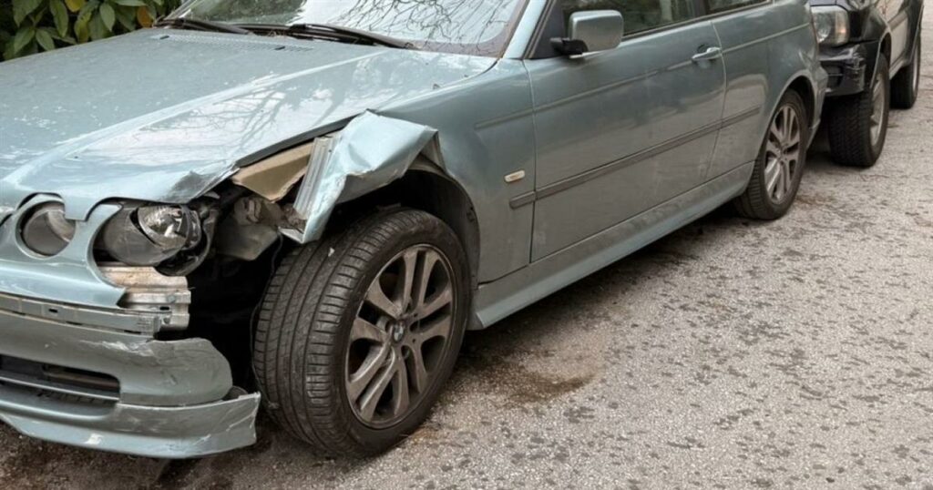 Μεθυσμένη τραγουδίστρια έπεσε με ΙΧ πάνω σε 5 αυτοκίνητα