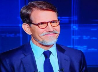 Παύλος Ντε Γκρες: «Δεν ήταν ποτέ το επίθετό μας Γλύξμπουργκ – Έγραφαν στο διαβατήριό μου ότι είμαι ανιθαγενής»