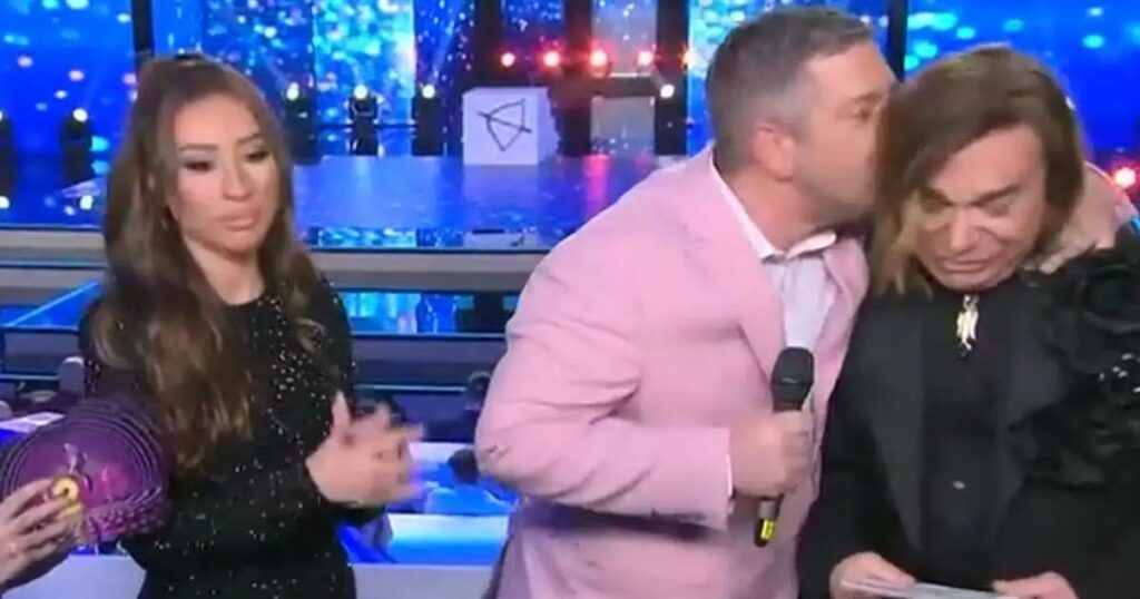 J2US – «Έσπασε» ο Τρύφωνας Σαμαράς για την απώλεια της σκυλίτσας του: «Δεν μπορώ» (video)