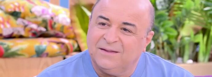Χαμός στην παράσταση του Σεφερλή – Έδιωξαν τον κόσμο από το θέατρο