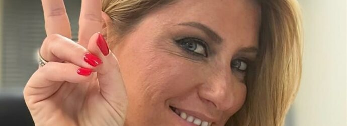 Η Σία Κοσιώνη επέστρεψε σπίτι: Τα πρώτα λόγια και η οικογενειακή φωτογραφία με τον Κώστα Μπακογιάννη και τον γιο τους