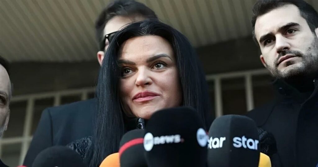 Δεν είναι όλα σκοτεινά – Η Ελλάδα «γεννά» και γυναίκες όπως η Κατσαφάδου