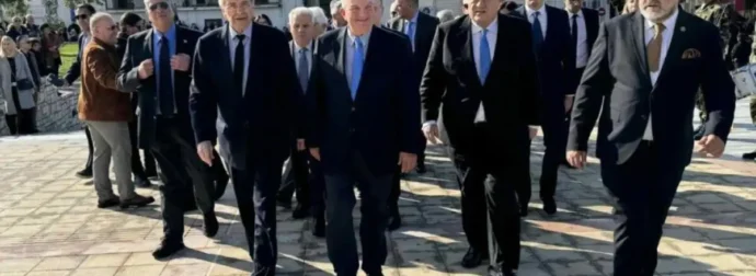 Καραμανλής: «Να ακούμε τους πιο έμπειρους, αντί να τους διαγράφουμε» – Κοινή εμφάνιση με Σαμαρά στην Καλαμάτα