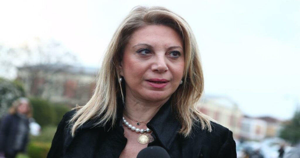 Δίκη Τεμπών: Χαμός με Μαρία Καρυστιανού μπροστά στις κάμερες