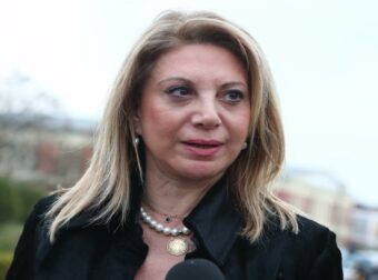 Δίκη Τεμπών: Χαμός με Μαρία Καρυστιανού μπροστά στις κάμερες