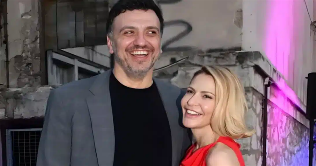 Κρυστάλλινοι πολυέλαιοι, πανάκριβα βαριά έπιπλα, χειροποίητα χαλιά: Η 1η φώτο μέσα στο αρχοντικό των Κικίλια – Μπαλατσινού στο κέντρο της Αθήνας