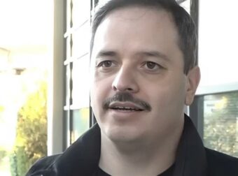 Χάρρυ Κλυνν: Η οικογένειά του δώρισε προσωπικά του αντικείμενα στον Αλέξανδρο Τσουβέλα