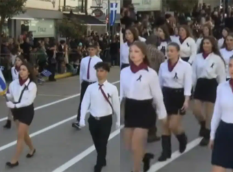 25η Μαρτίου: Παιδιά στον Πύργο παρήλασαν με μαύρες κορδέλες για ένα λόγο που «ραγίζει καρδιές»