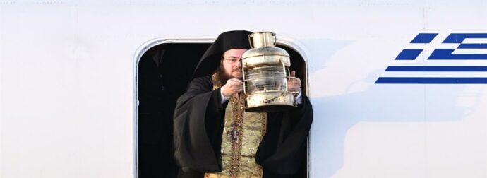 Πώς το Άγιο Φως θα έρθει φέτος στην Ελλάδα – Τα τέσσερα σενάρια